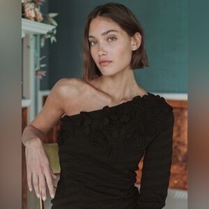 Figue Capucine One-Shoulder Crochet Floral Appliqué Sweater - Onyx Black. Size M